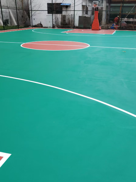 麻阳 球场长期使用易出现地面开裂